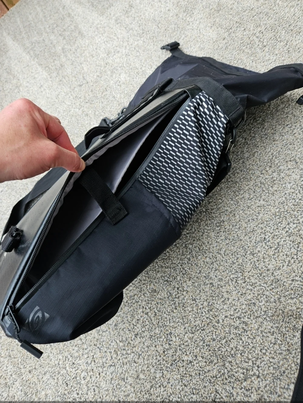 Timbuk2 Lightweight Pannier Bag Jet Black Commuter Messenger Backpack Waterproof